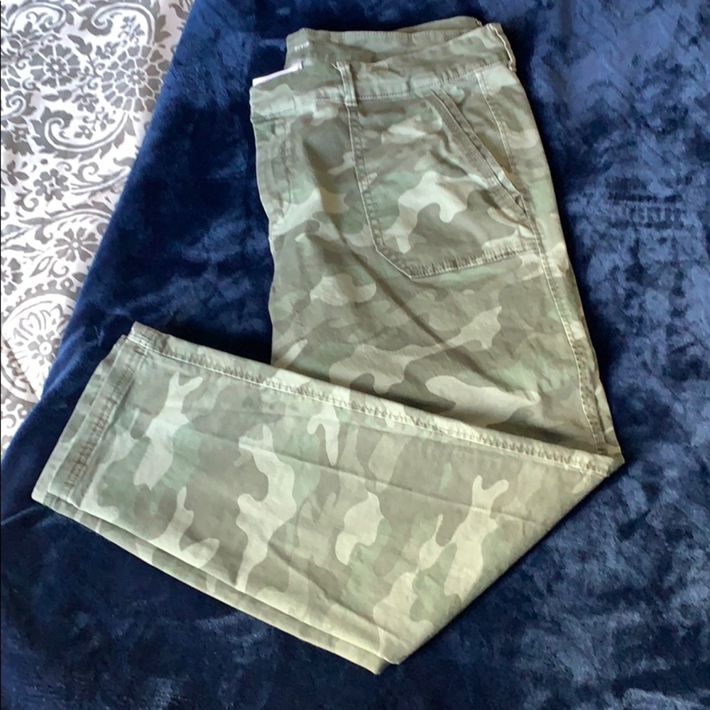 Old Navy camo pants